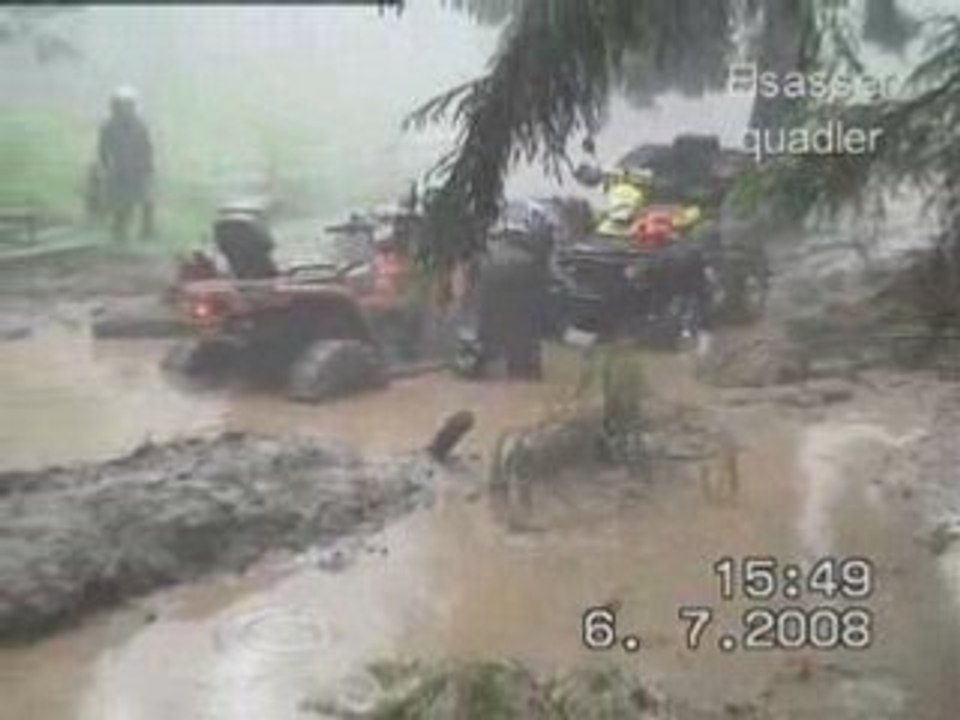 quand les femmes ce font un refus de priorité en quad !!!!!