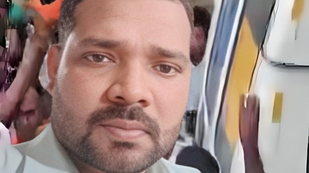 Hormuz Strait में मौत के बाद देवरिया पहुंचा शव, फूट फूटकर रोने लगी पत्नी और बच्चे