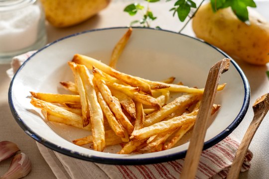 Patatas fritas en freidora de aire