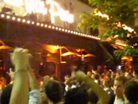 Le Vrai Paris à Montmartre Dancing By Hoang Van Bizet Dan