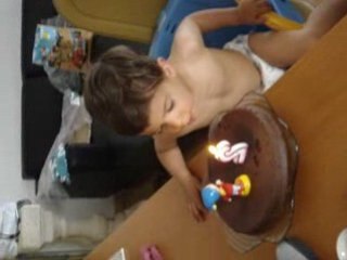 alexy souffle sa bougie