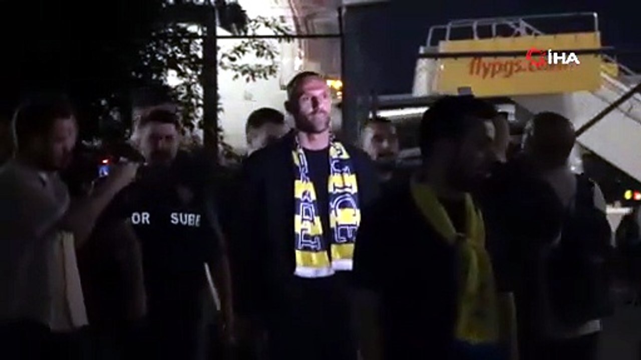 Fenerbahçe’nin yeni transferi Vedat Muriqi İstanbul’a geldi | Ajansspor | IHA