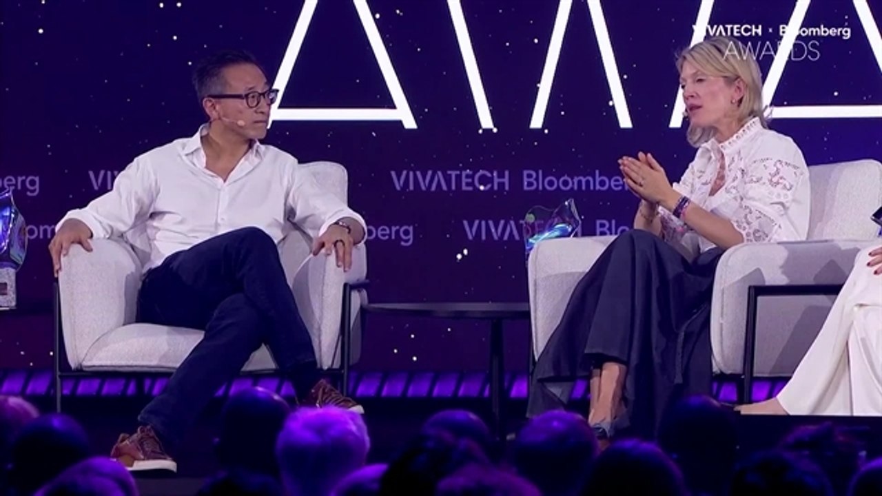 Alibaba's Tsai, zu Furstenberg Discuss AI Investment