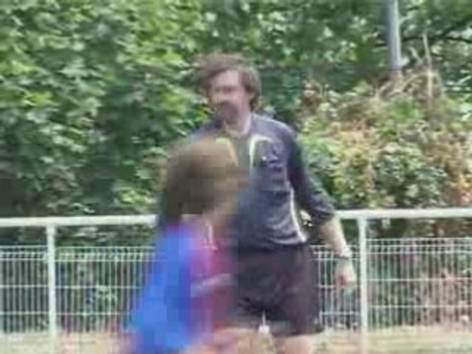 Un arbitre dans le tournoi