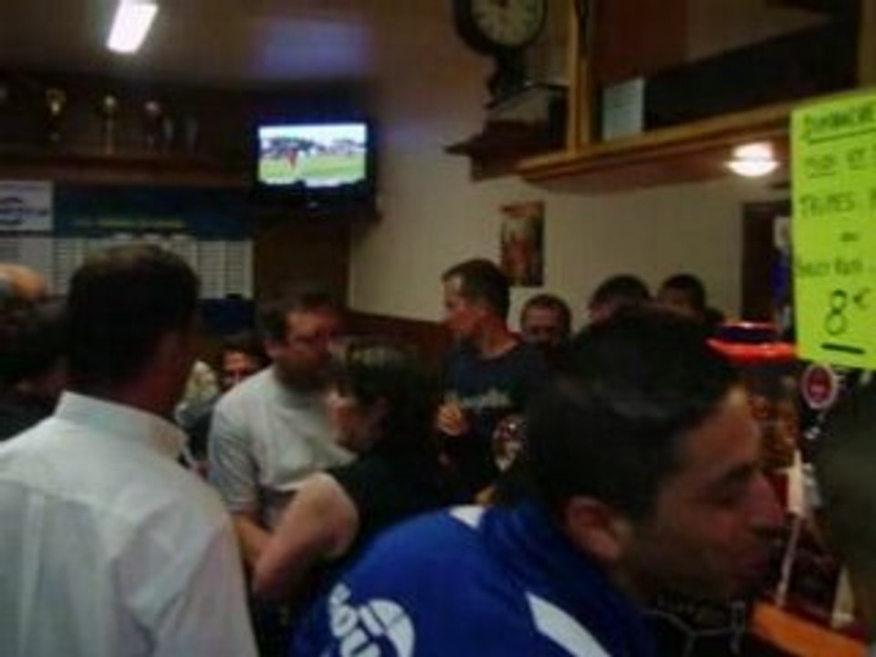 au café fresnoy coupe de l'  aisne