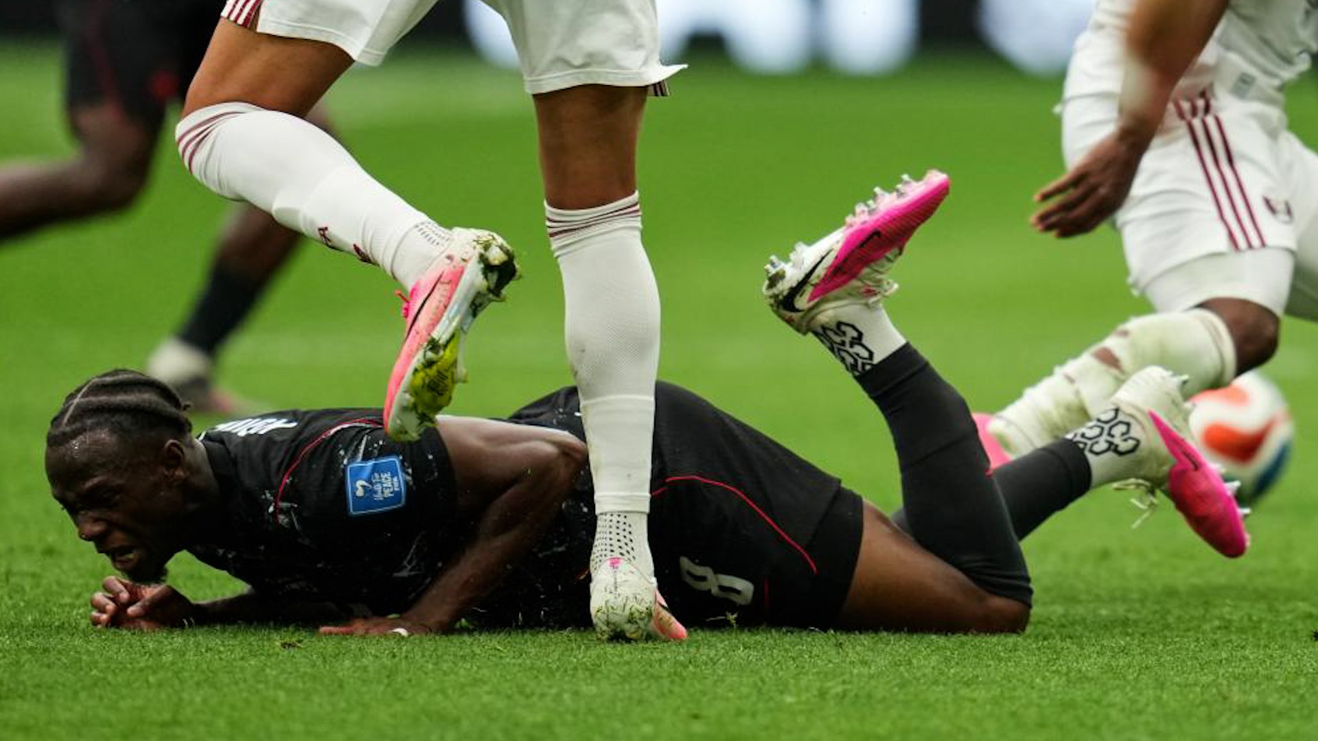 La escalofriante lesión de Koné empaña la goleada de Canadá a Qatar