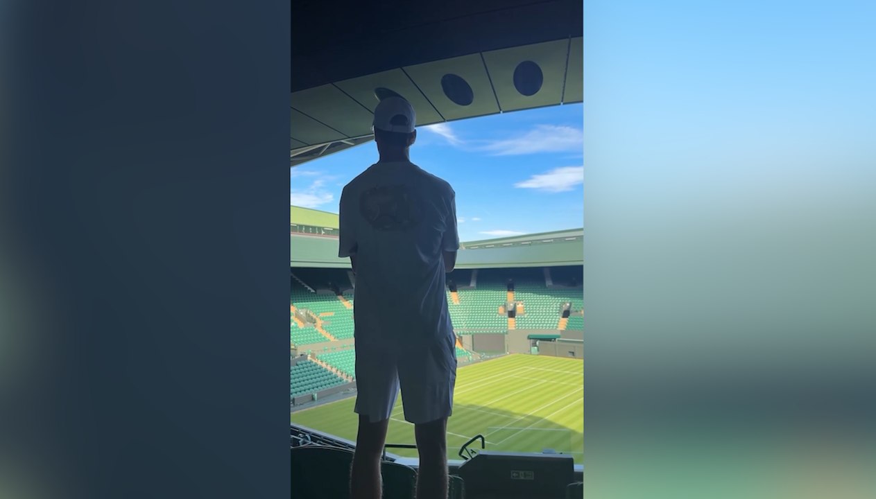 Inizia la missione Wimbledon: Sinner a Londra, primi allenamenti sull?erba