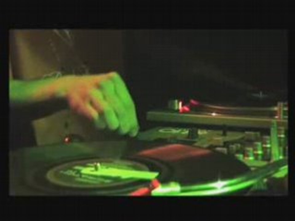 COUNTERACT "Watch it" LIVE@LE ZOO