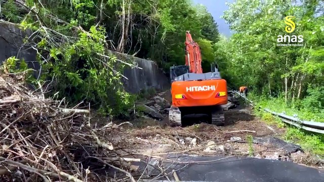 La frana sulla sp 53 Vazzano Vallelonga nel Vibonese, lavori conclusi: a breve la riapertura VIDEO