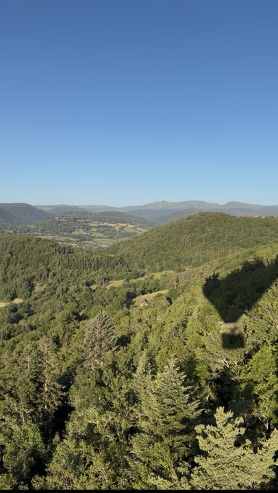 Vol en ballon : Là-haut le Cantal raconte son histoire