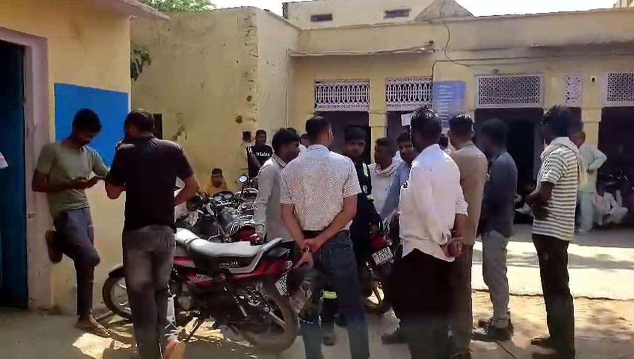 खेत में पानी लगाते समय करंट लगने से किसान की मौत