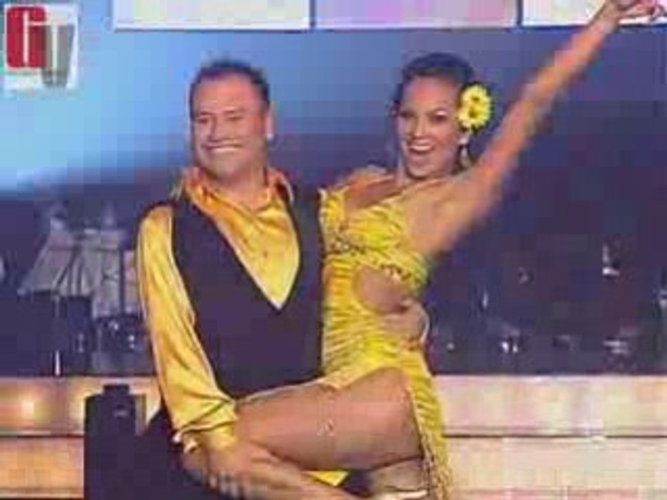 Bailan salsa Adriana y Alan (Bailando x un Sueño 14-06-08)