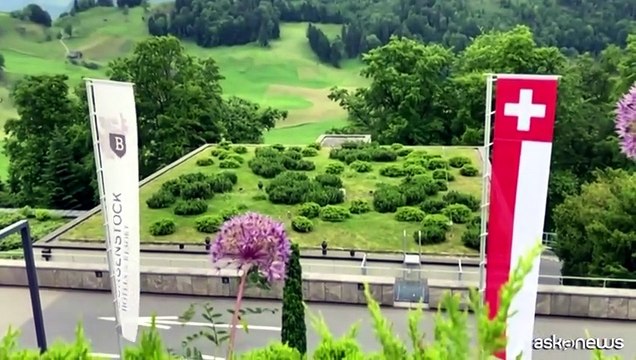 Iran-Usa, cancellati colloqui in Svizzera. Vance attacca Netanyahu