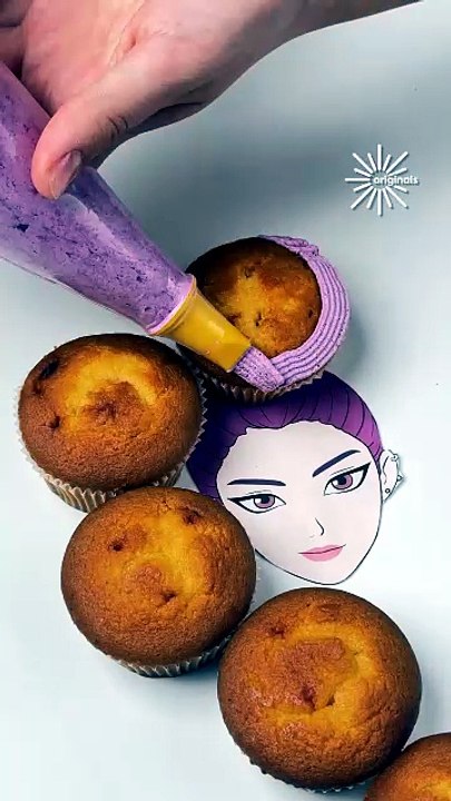 Creative cupcake art inspired by Rapunzel🧁✨