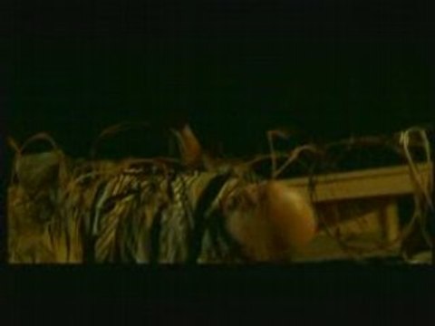 AU BOUT DE LA NUIT EXTRAIT n°1 VOST