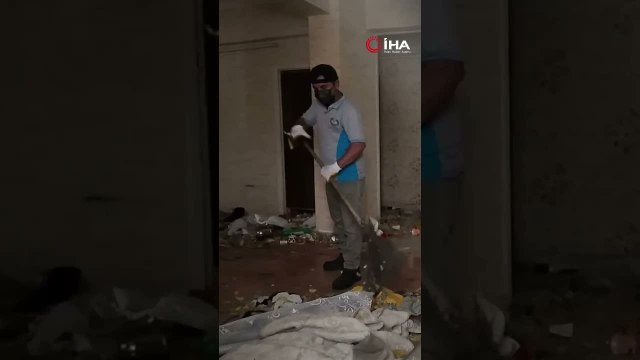 Diyarbakır’da bir evden 3 kamyon çöp çıkartıldı
