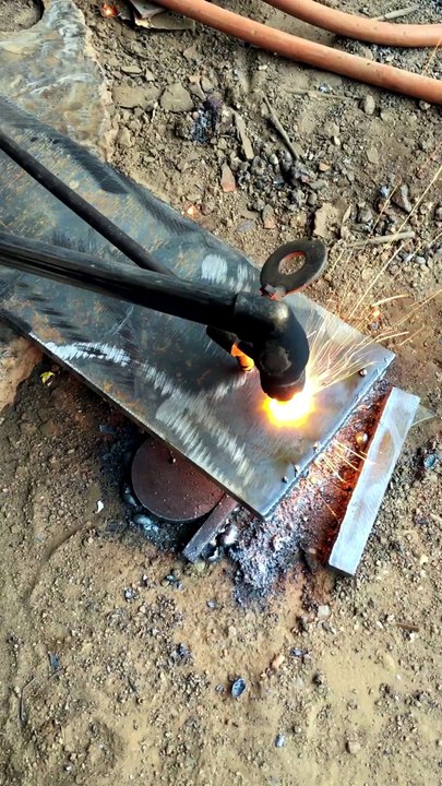 Thick Steel Plate Melts Under Extreme Gas Cutting Power! 🔥⚙️ #Shorts