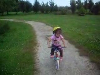 Clara fait du vélo,etc 012