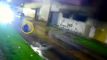 Atropelló a un hombre en silla de ruedas, lo abandonó y lo dejó sin su única herramienta de trabajo