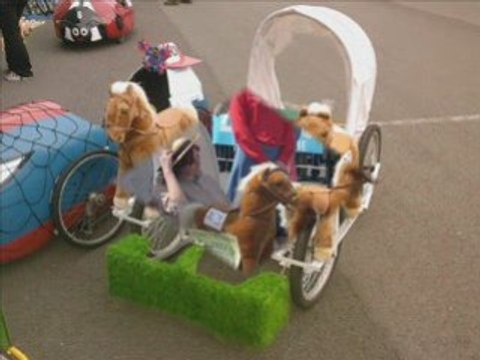 Les voitures a pedales de reville