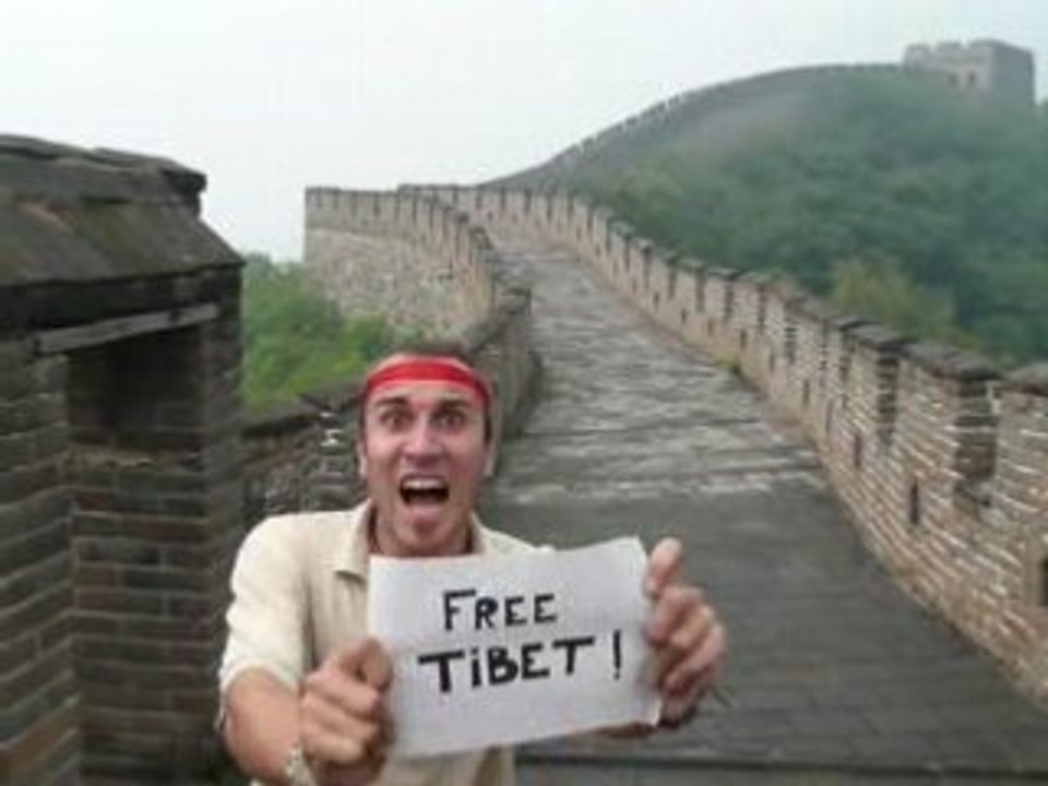FREE TIBET, Le Fil Rouge de la Grande Muraille, Pekin, Chine
