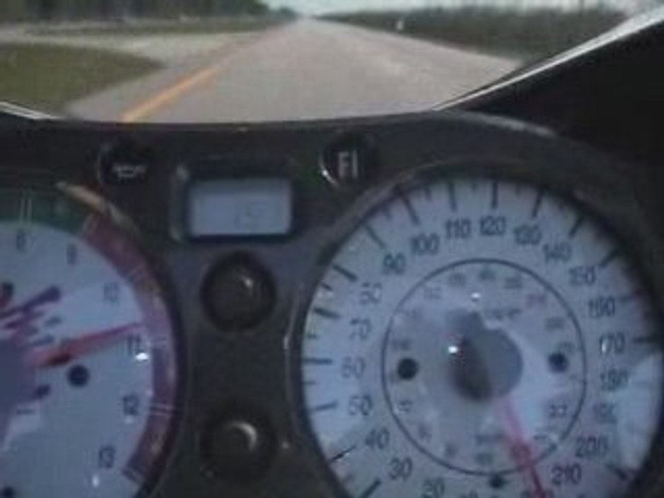 Motorcycles - Suzuki Hayabusa top speed run