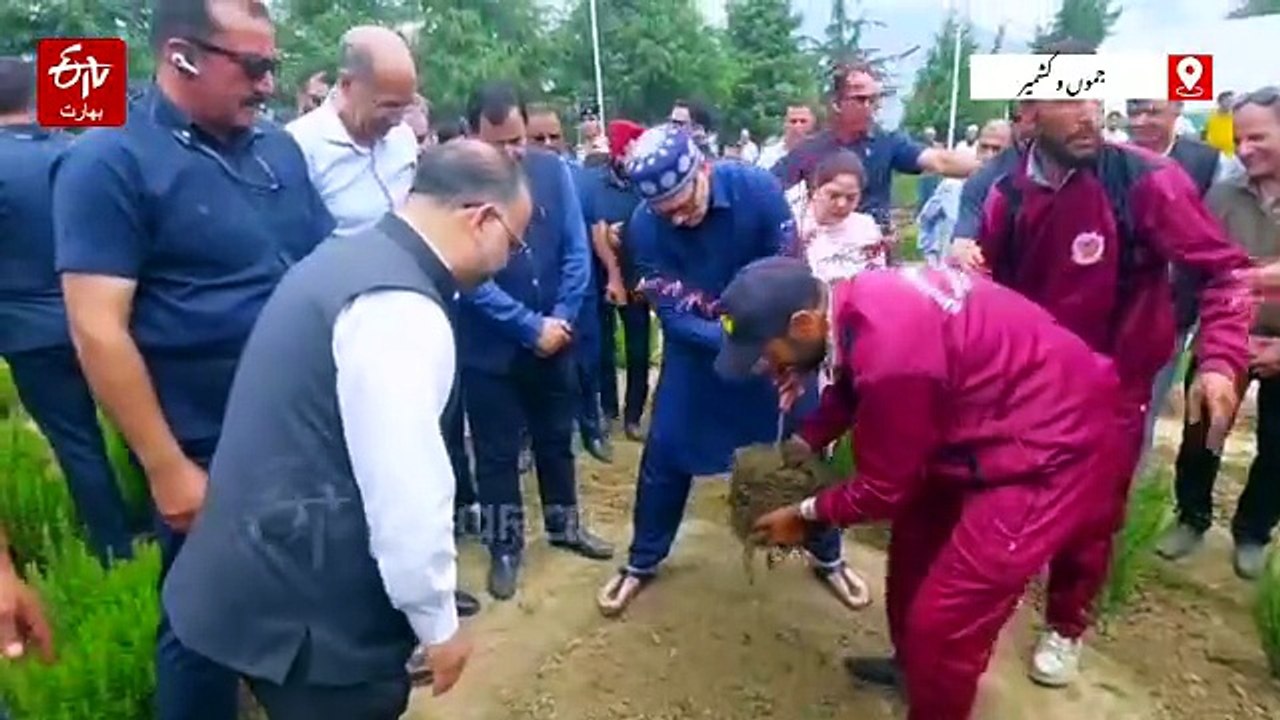 لیونڈر کی کاشت جموں و کشمیر کی ترقی و خوشحالی کے سفر کا نیا باب: وزیر اعلیٰ عمر عبداللہ