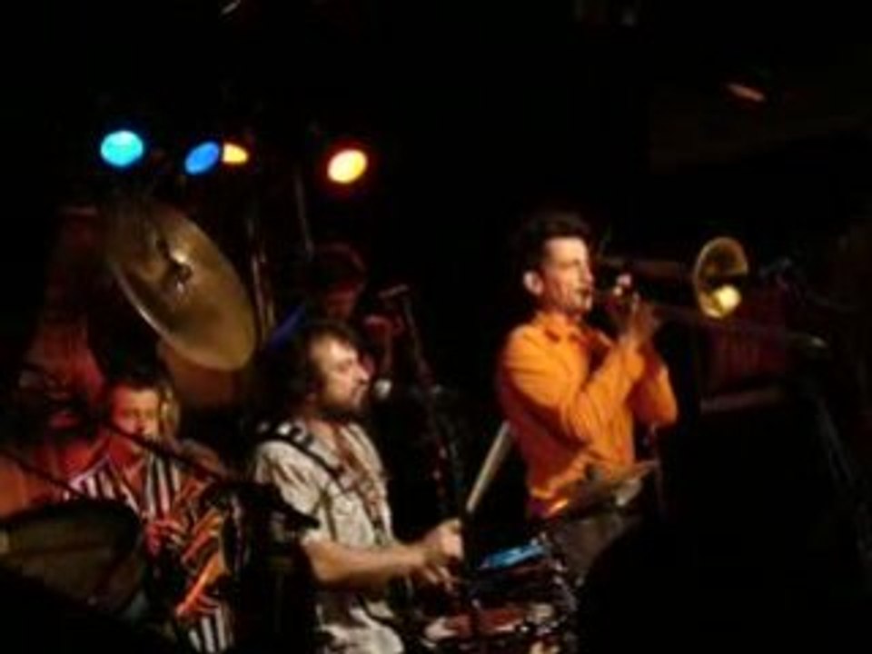 Ceux Qui Marchent Debout au New Morning