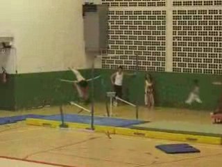 Charlotte aux barres asymétriques