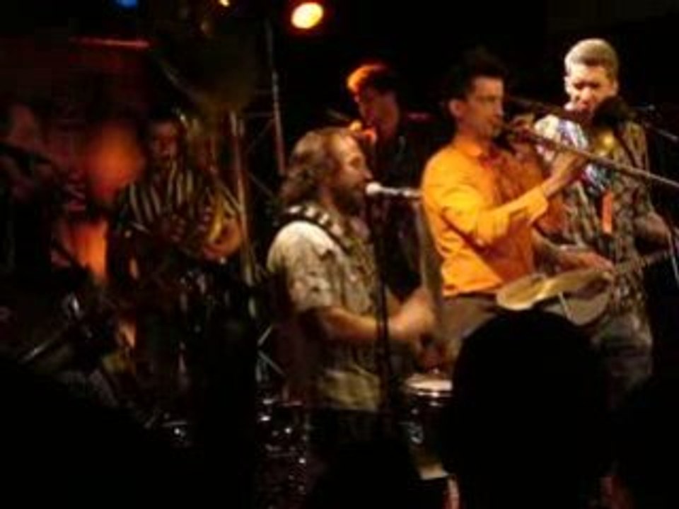 Ceux Qui Marchent Debout au New Morning