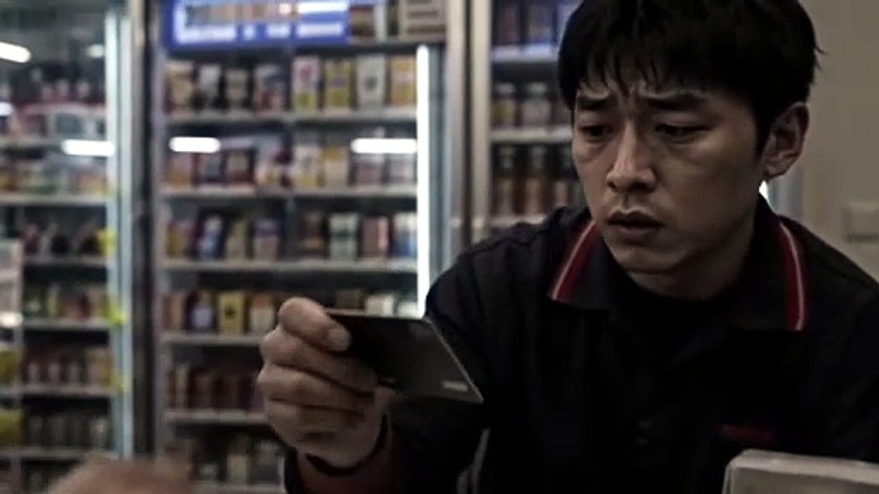 深夜便利店里的离奇一幕！神秘男子引爆高能剧情，超燃完整版一口气看完
