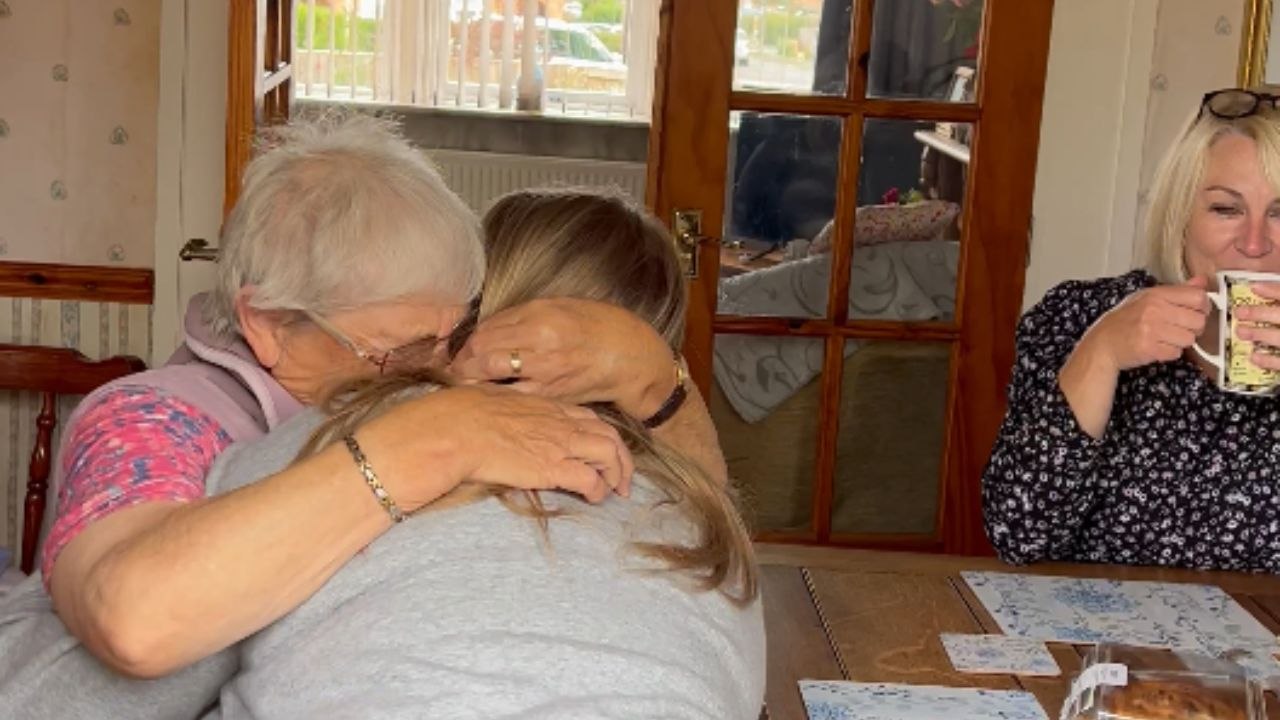Woman's Heartfelt Surprise for Family After Months Away