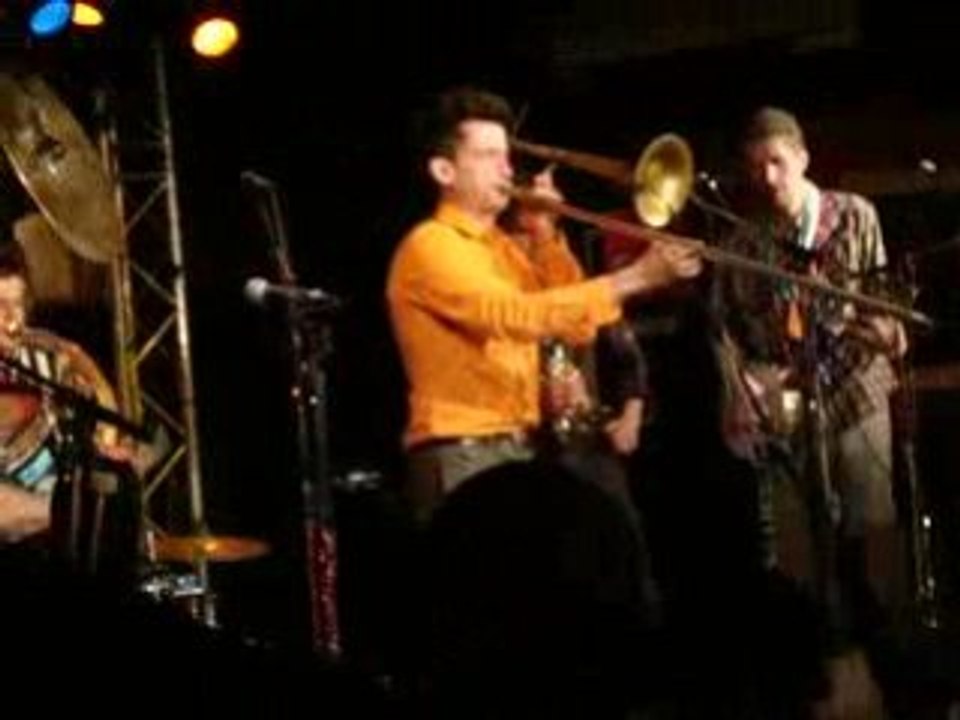 Ceux Qui Marchent Debout au New Morning