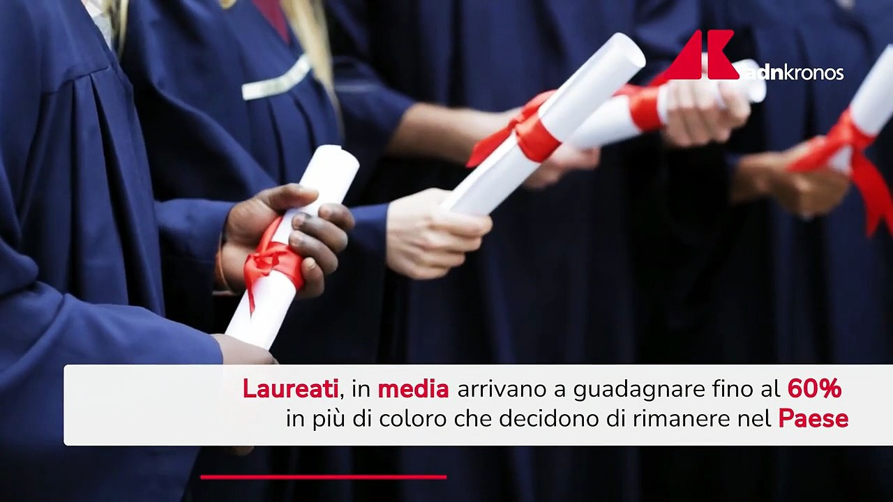 Laureati italiani all'estero guadagnano fino al 60% in più di chi resta