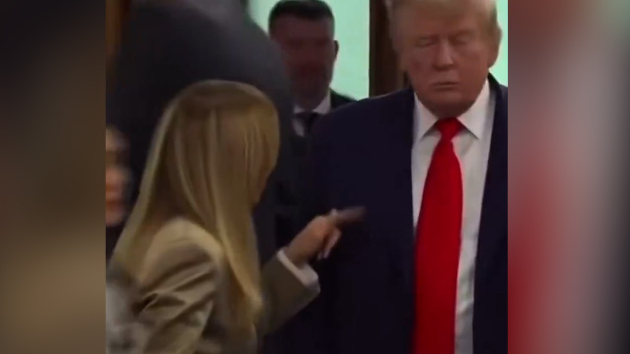 Meloni e quel dito puntato verso Trump, video all?origine dello scontro