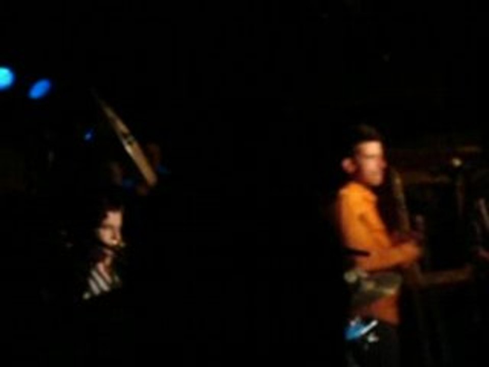 Ceux Qui Marchent Debout au New Morning