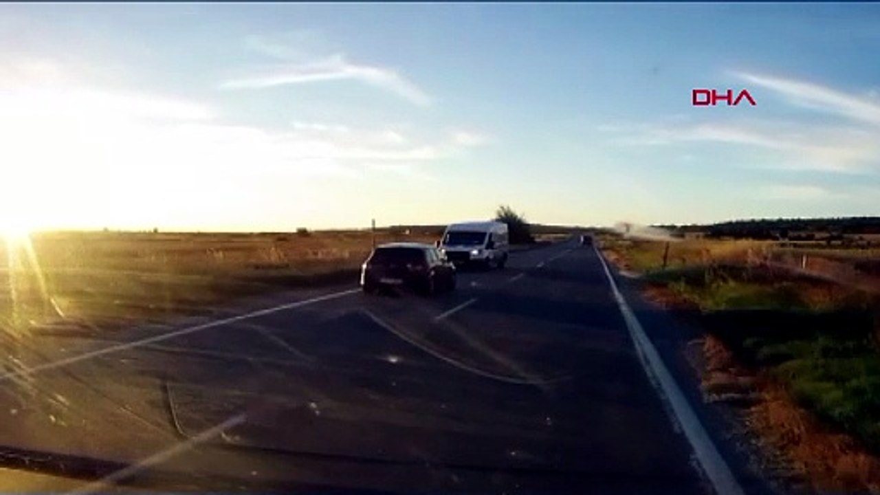 Tekirdağ'da minibüs ile otomobil çarpıştı; 1 ölü, 2 yaralı