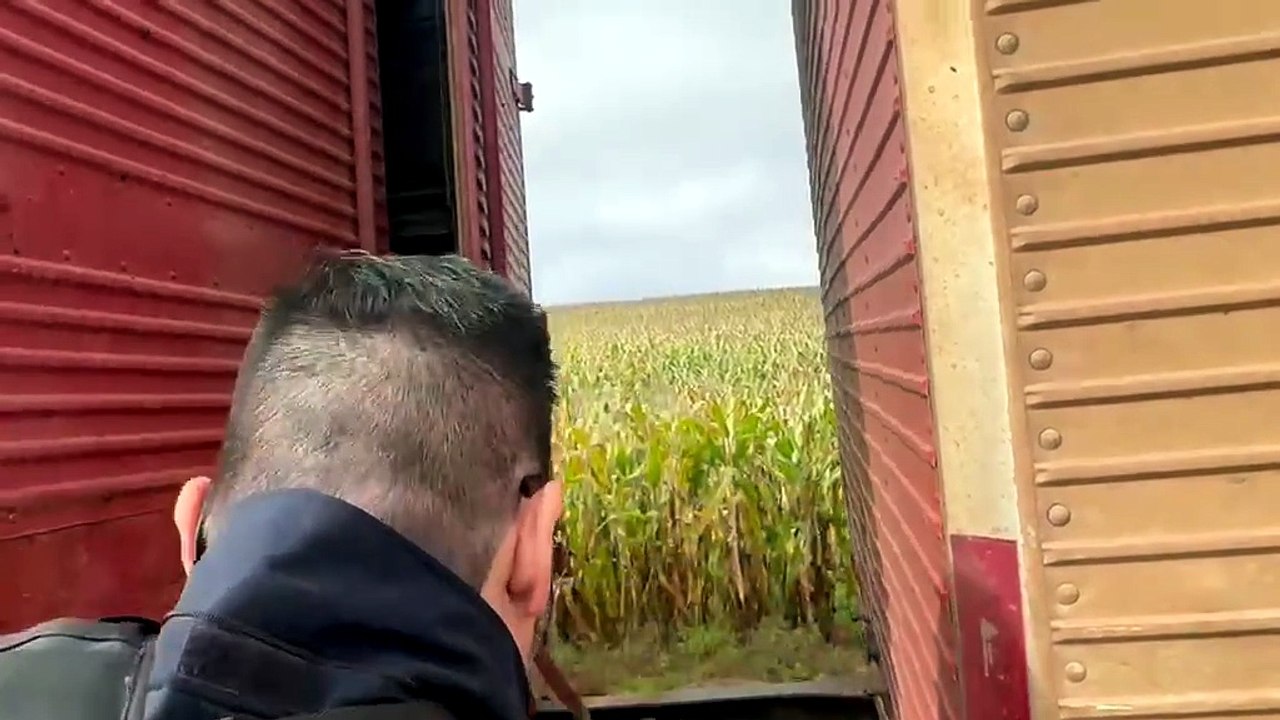 Caminhoneiro tenta passar pela ponte do Rio Piquiri interditada com carga de cigarros