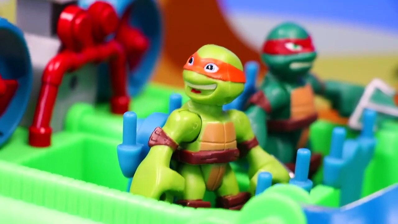 Teenage Mutant Ninja Turtles Donnie is Caged by Darth Vader  ToysReviewToys  Kids Toys