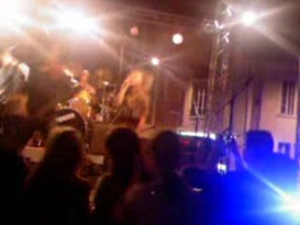 poline en concert