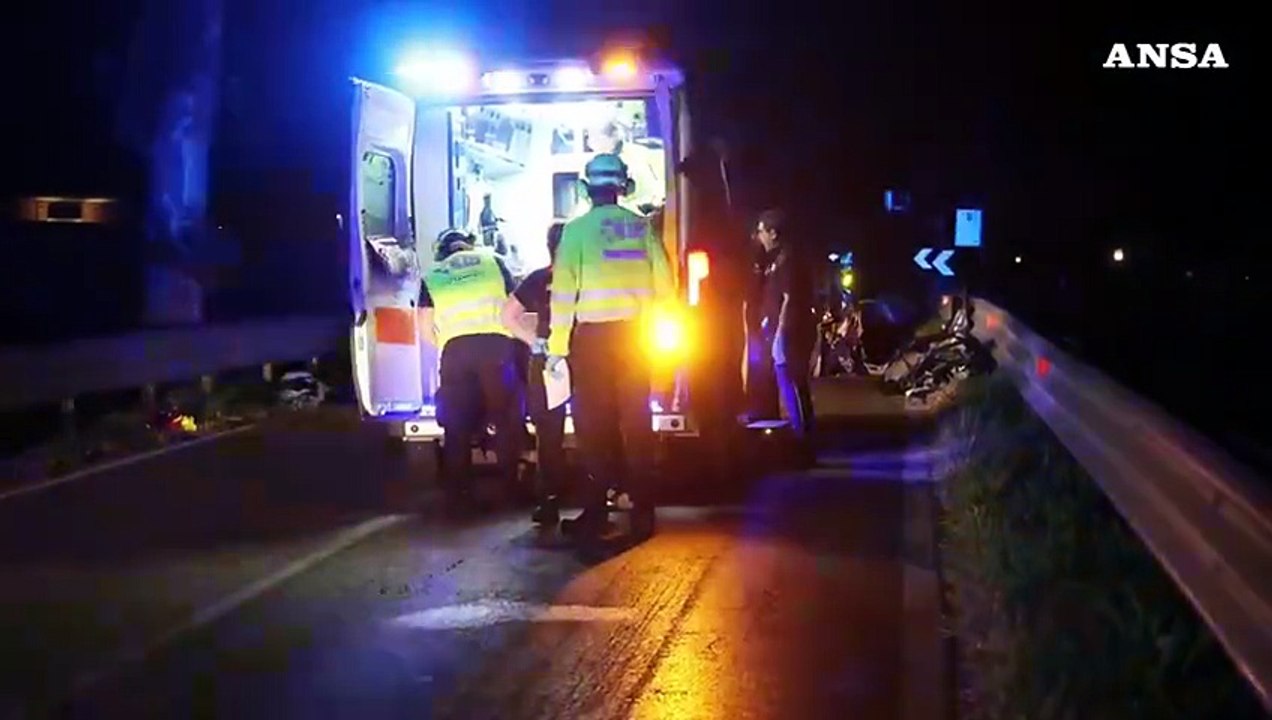 Scontro fra auto nel Ferrarese, un morto e tre feriti gravi