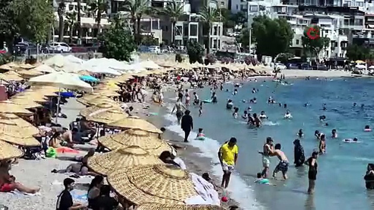 Bodrum’da sahiller doldu taştı