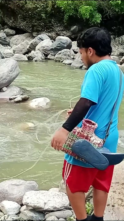 cast net fishing in Nepal |