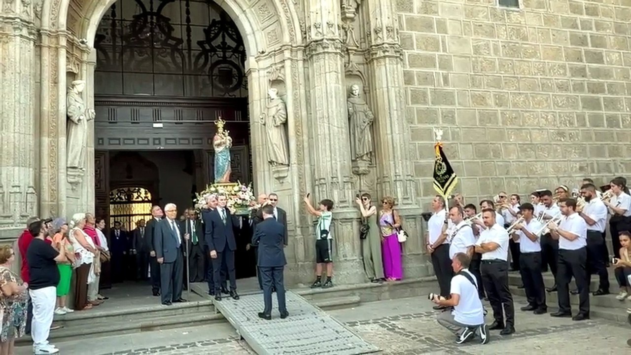 Salida de la Virgen del Valle de la iglesia del Monasterio de San Juan de los Reyes