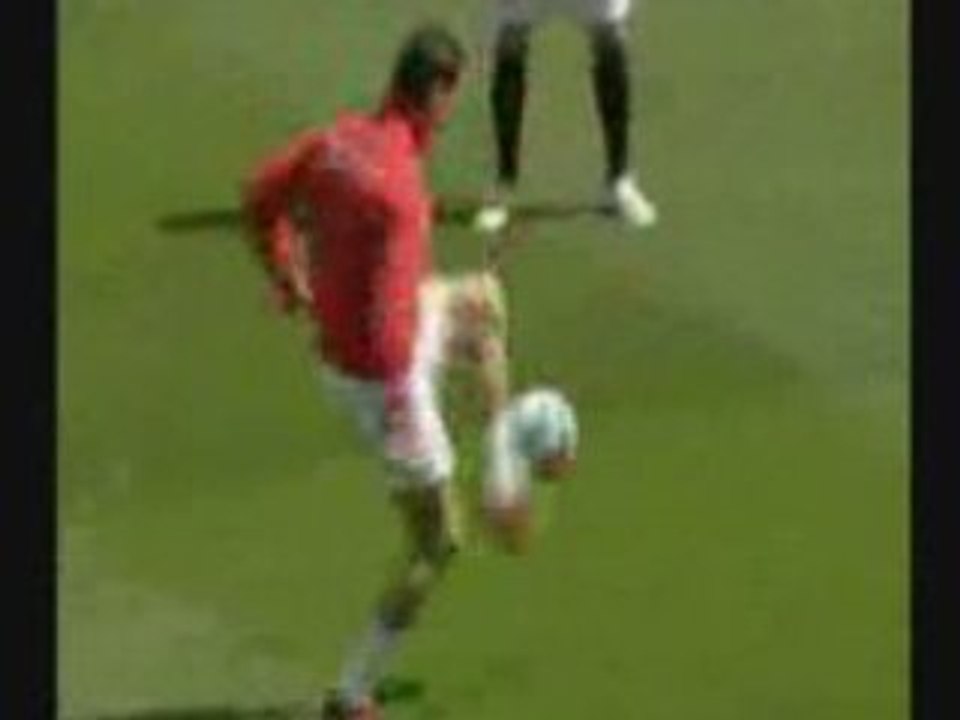 Cristiano_Ronaldo_Warm_up_-_ShOw_SkILLS