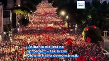 "Rewolucja flamingów” w Albanii przybiera na sile