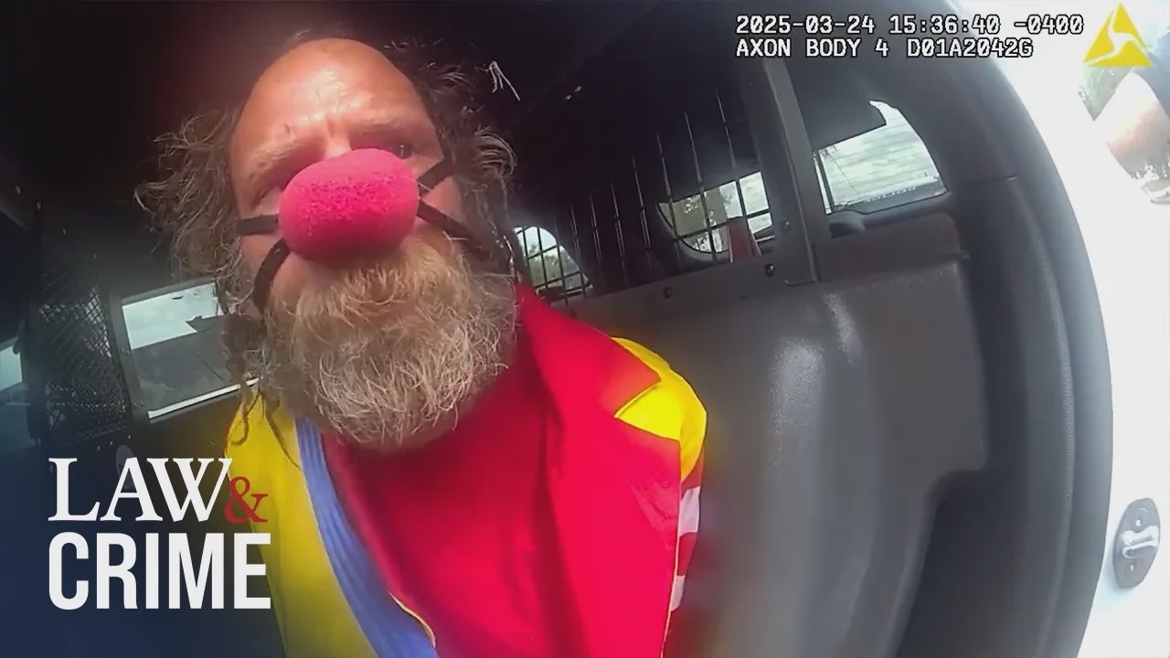 Payaso 'Wicked Jesus' arma escándalo y termina arrestado en pleno berrinche