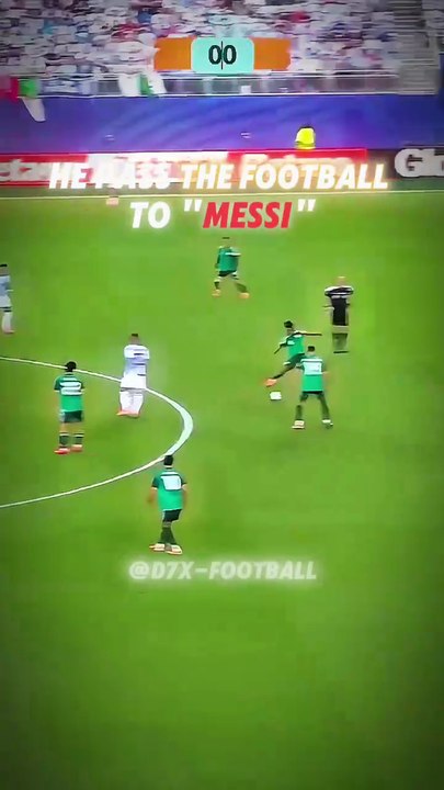 How does he do this?! Messi Magic 🤯⚽️ #messi #soccer #trending