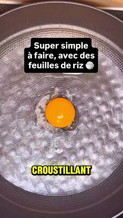 🍳 Recette super simple et rapide a faire, avec poêle, oeufs et feuille de riz + ingredients (t.mp4