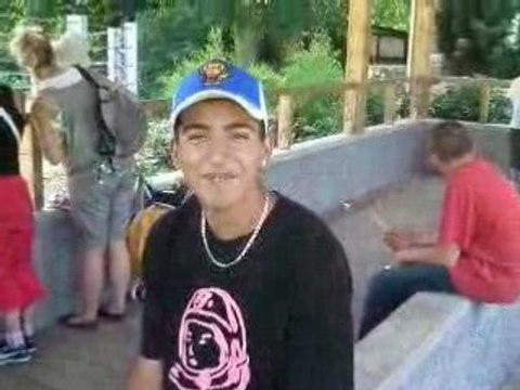 Hé les gars y'a babar